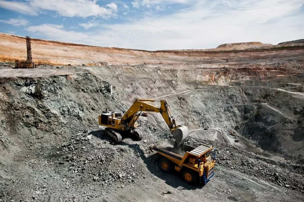 Mining and quarrying worm gearbox application